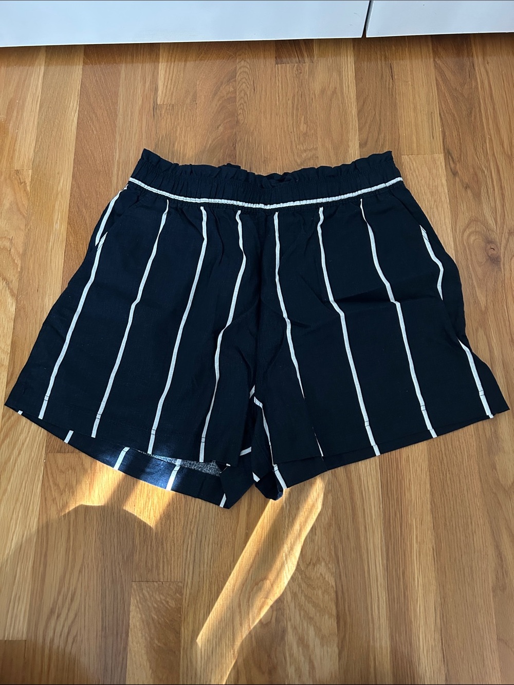 HM Linen Blend Striped Shorts - NWOT